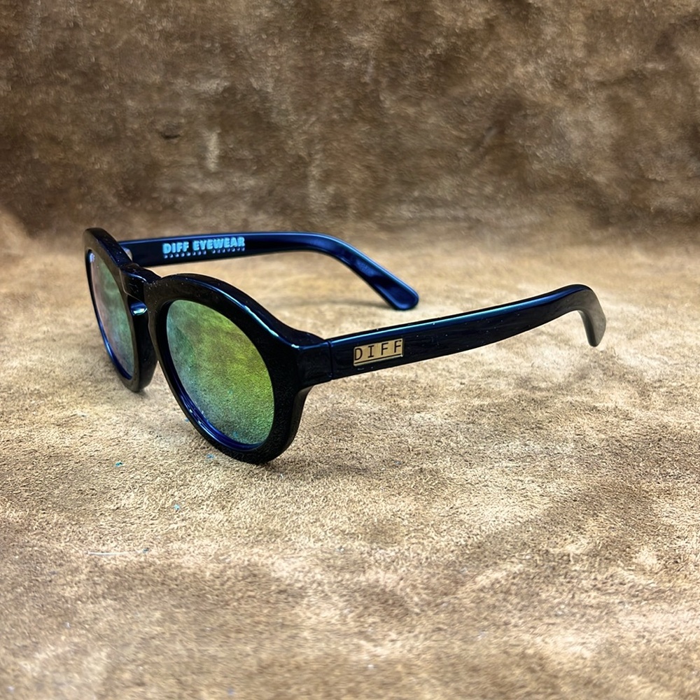 Diff Mirrored Reflective Lens Sunglasses - image 3